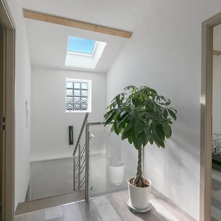 Unsejourametz-fr Meubles Ossons Du T2 Au T4 Avec Parking, Мец